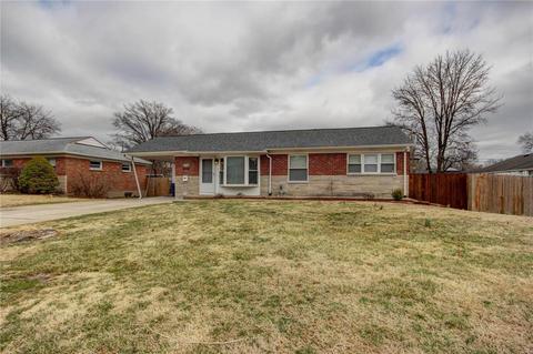 9050 Kickapoo Dr, Saint Louis, MO 63123 photo 1