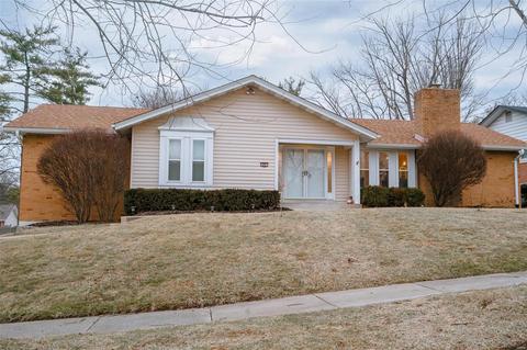 495 Manorcrest Ln, Ballwin, MO 63011 photo 3