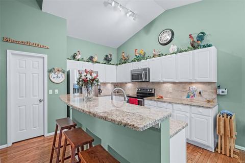 548 Hilltop Townes Dr, Eureka, MO 63025 photo 4