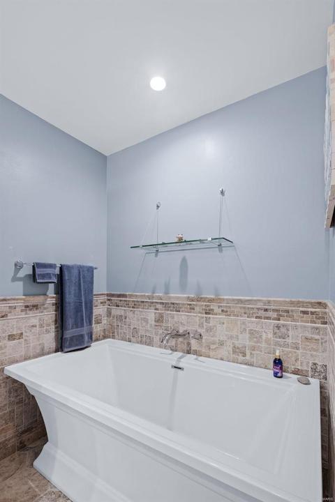 548 Hilltop Townes Dr, Eureka, MO 63025 photo 20