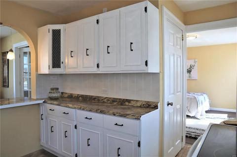 8214 Mathilda Ave, Saint Louis, MO 63123 photo 9