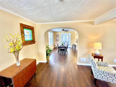 8214 Mathilda Ave, Saint Louis, MO 63123 photo 2