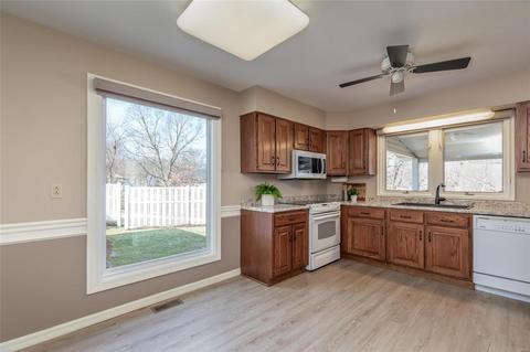 523 Imperial Dr, O'fallon, MO 63366 photo 14