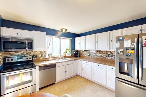 806 Catania Dr, Ballwin, MO 63021 photo 12