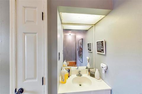 806 Catania Dr, Ballwin, MO 63021 photo 28