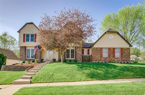 2 Rolling Mdws, Saint Charles, MO 63303 photo 1