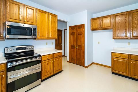 454 Castle Glen Ct, Ballwin, MO 63021 photo 9