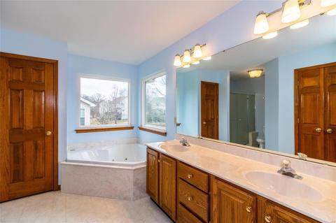 454 Castle Glen Ct, Ballwin, MO 63021 photo 26