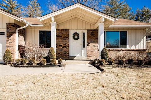 818 Nykiel Ct, Ballwin, MO 63011 photo 2
