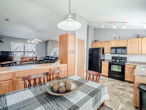 21 Mary Beth Ct, O'fallon, MO 63368 photo 3