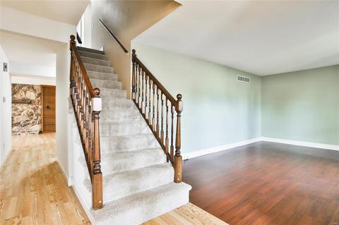 572 Summit Downs Ct, Fenton, MO 63026 photo 4