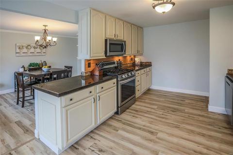 388 Sorrento Dr, Ballwin, MO 63021 photo 6
