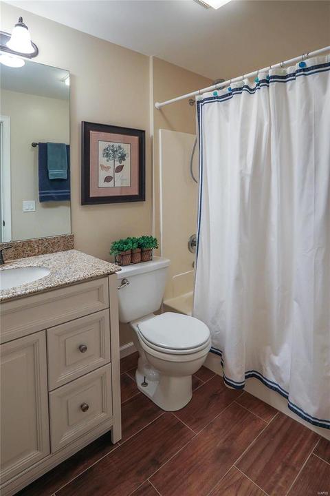 388 Sorrento Dr, Ballwin, MO 63021 photo 16