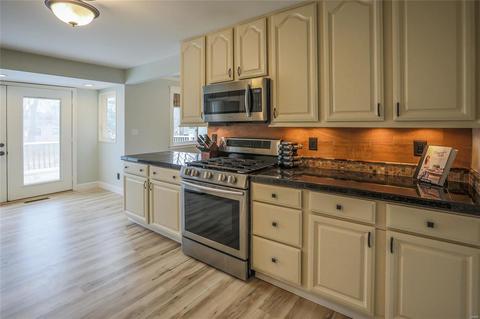 388 Sorrento Dr, Ballwin, MO 63021 photo 8
