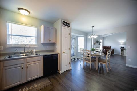 1307 Bryan Valley Dr, O'fallon, MO 63366 photo 8