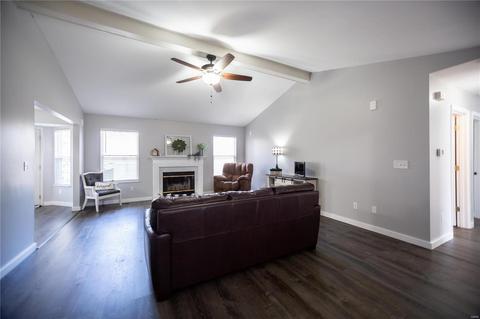 1307 Bryan Valley Dr, O'fallon, MO 63366 photo 2