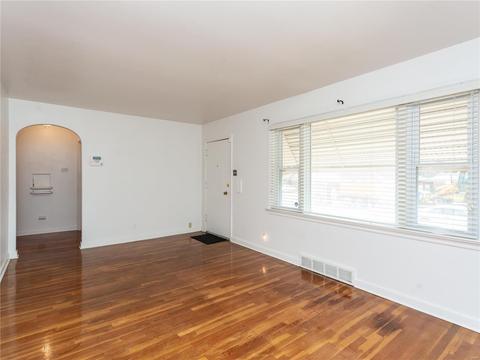 1237 Bluegrass Dr, Saint Louis, MO 63137 photo 6