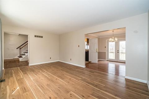 701 Sugar Mound Ct, Manchester, MO 63021 photo 4