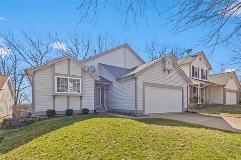 854 Ginger Wood Ct, Ballwin, MO 63021 photo 2