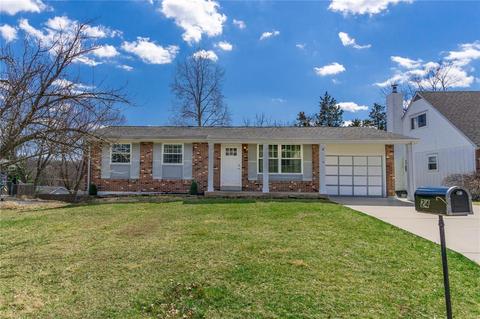 24 Pepper Tree Dr, Fenton, MO 63026 photo 1