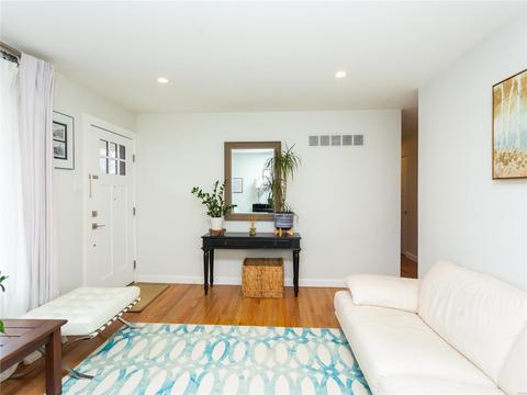 910 Prince Charles Way, Ellisville, MO 63021 photo 5