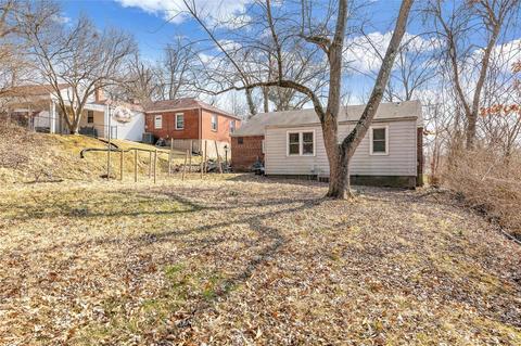 205 Moundale Dr, Ferguson, MO 63135 photo 2