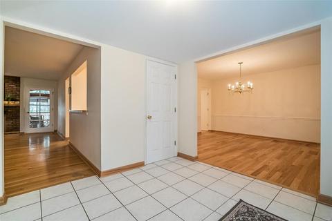 4 Hollyridge Ct, Ballwin, MO 63011 photo 4