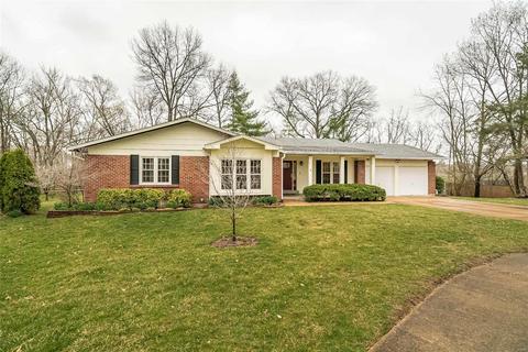 4 Hollyridge Ct, Ballwin, MO 63011 photo 2