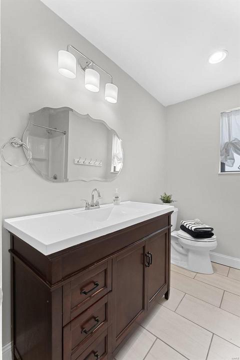 876 Warwick Ln, Saint Louis, MO 63122 photo 18