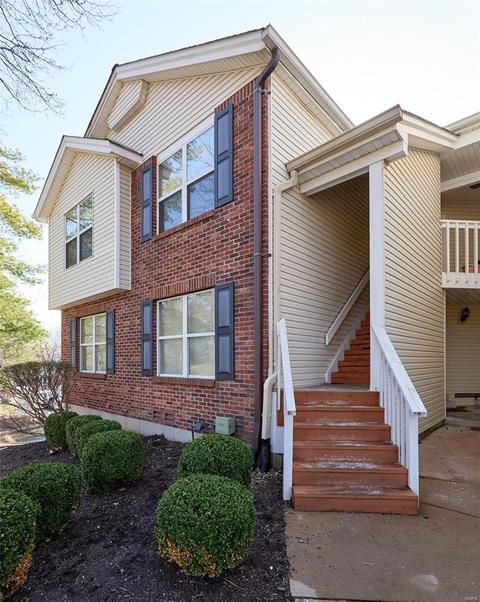 736 Woodside Trails Dr #201, Ballwin, MO 63021 photo 3