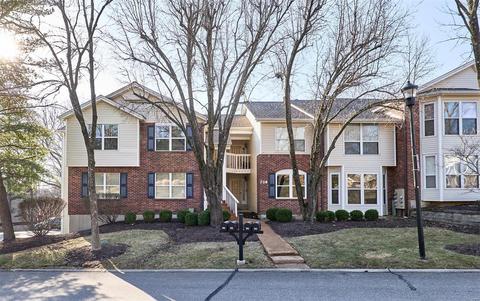 736 Woodside Trails Dr #201, Ballwin, MO 63021 photo 1
