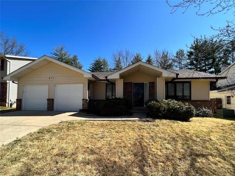 810 Nykiel Ct, Ballwin, MO 63011 photo 2