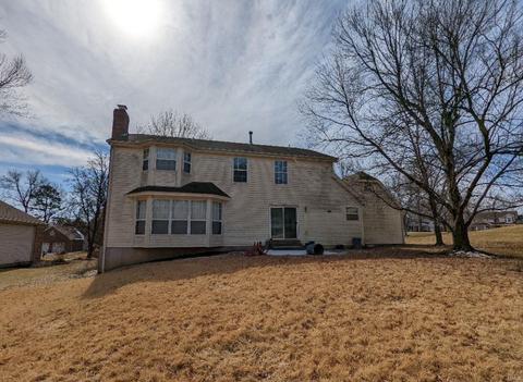 76 Log Hill Ln, Ballwin, MO 63011 photo 3
