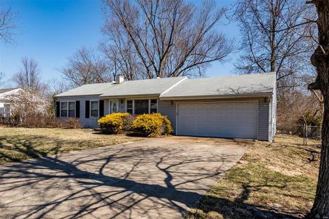 242 Dennison Dr, Ballwin, MO 63021 photo 1