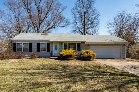 242 Dennison Dr, Ballwin, MO 63021 photo 2