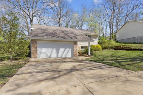 185 Shadyoak Dr, Ballwin, MO 63021 photo 2