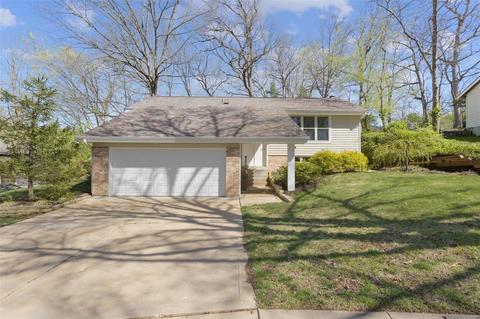 185 Shadyoak Dr, Ballwin, MO 63021 photo 1