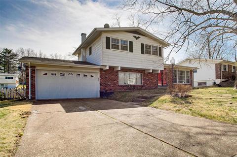 1210 Foxview Ter, Ballwin, MO 63011 photo 2