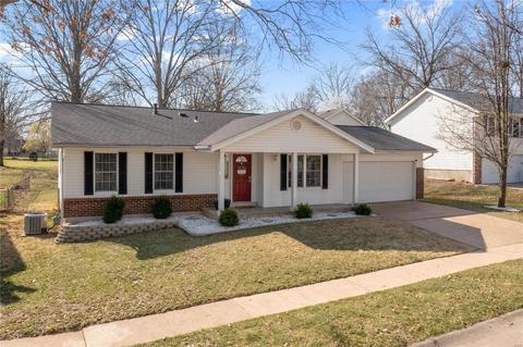 1109 Windyoak Dr, Ballwin, MO 63021 photo 2