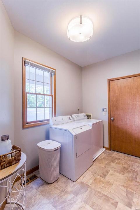 377 Dietrich Rd, Ballwin, MO 63021 photo 12