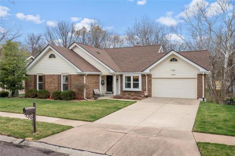 1543 Carman Valley Dr, Ballwin, MO 63021 photo 1