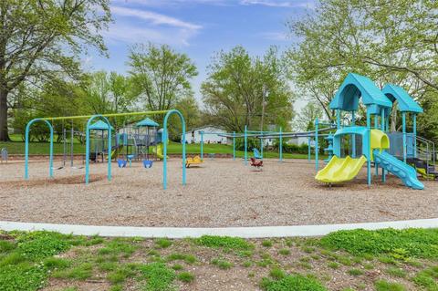 53 Roland Ave, Ballwin, MO 63021 photo 31