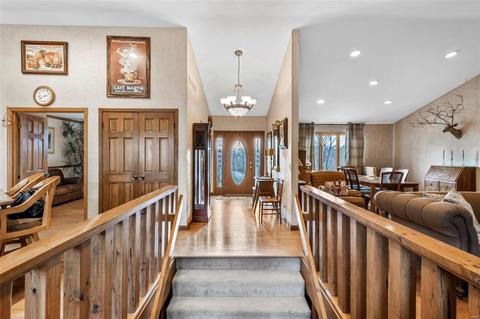 636 Kiefer Creek Rd, Ballwin, MO 63021 photo 4