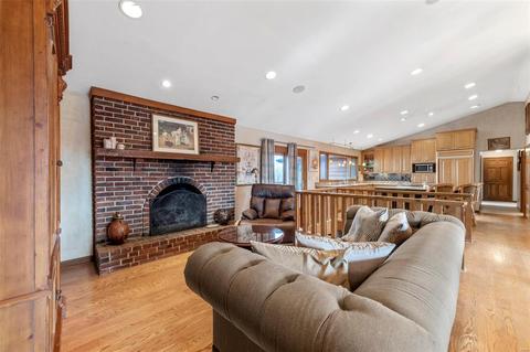 636 Kiefer Creek Rd, Ballwin, MO 63021 photo 6