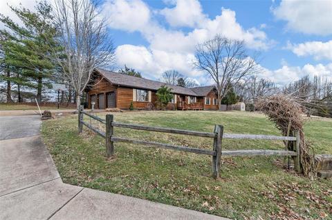 636 Kiefer Creek Rd, Ballwin, MO 63021 photo 2