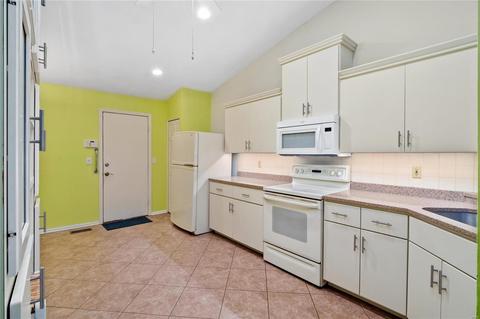 846 Woodside Trails Dr, Ballwin, MO 63021 photo 9