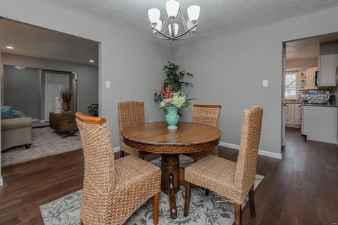 465 Cortequay Ct, Manchester, MO 63021 photo 3