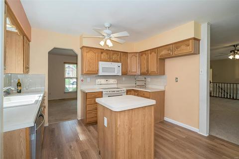 276 Oak Path Dr, Ballwin, MO 63011 photo 9
