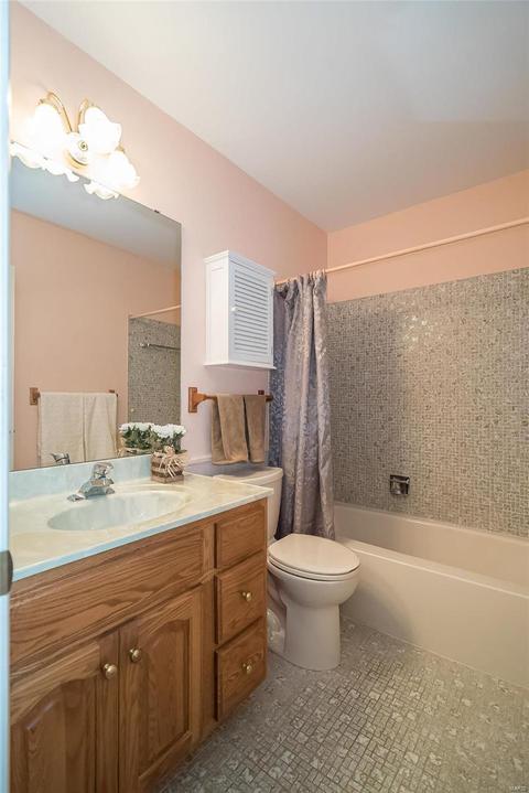 276 Oak Path Dr, Ballwin, MO 63011 photo 16