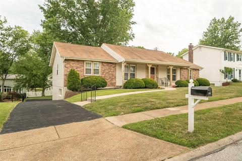 276 Oak Path Dr, Ballwin, MO 63011 photo 2